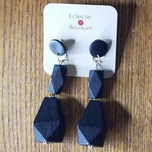 BLACK WOOD GEOMETRIC EARRINGS